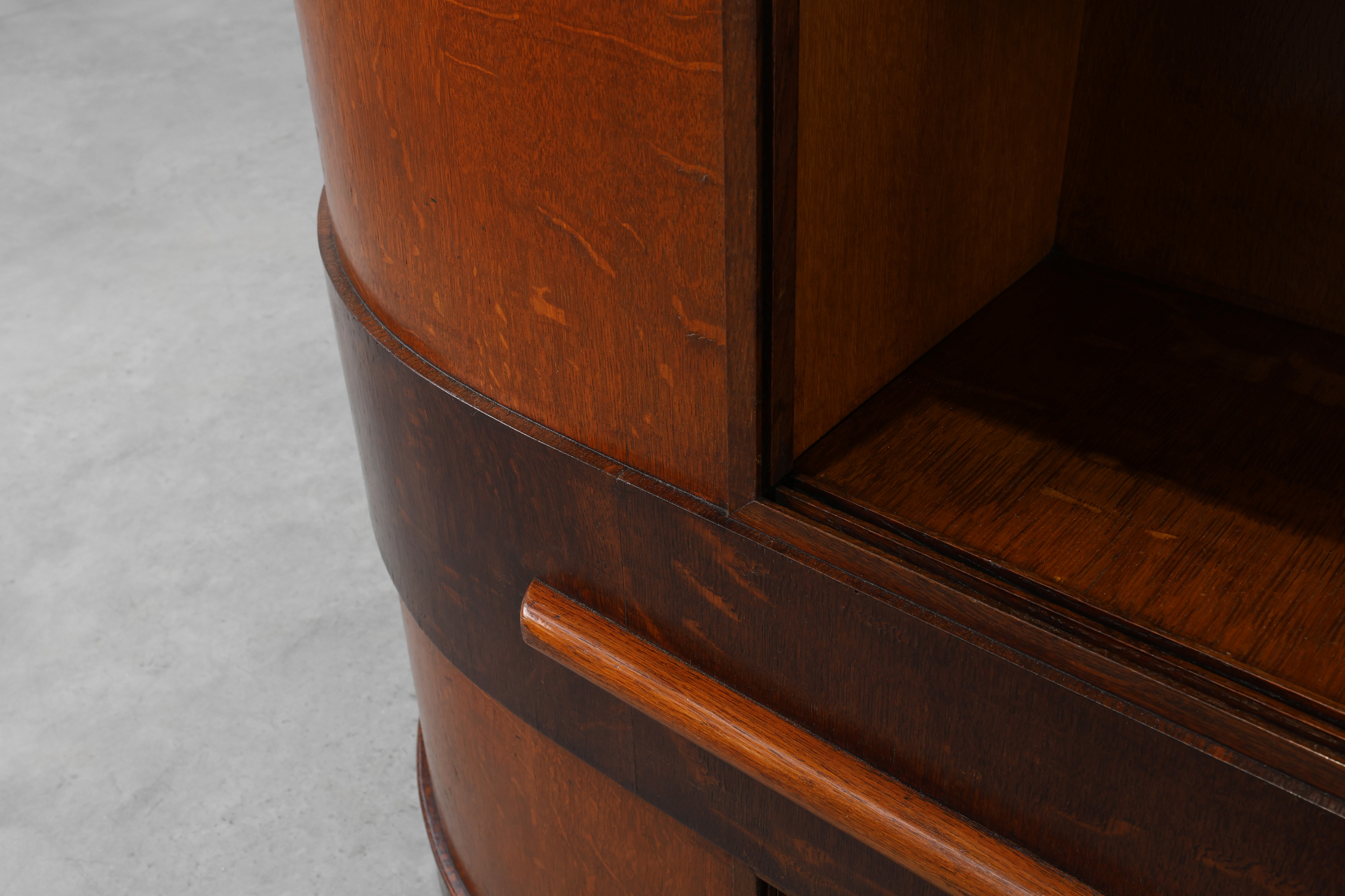 Ensemble of 2 Art Deco Counters and 1 cabinet attr. to De Coene, Belgium 1920sthumbnail